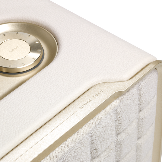 JBL Authentics 200 - White - Smart home speaker with Wi-Fi, Bluetooth and Voice Assistants with retro design - Detailshot 4