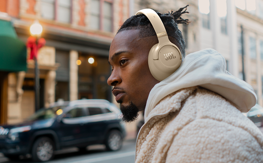 Adaptive Noise Cancelling with Smart Ambient