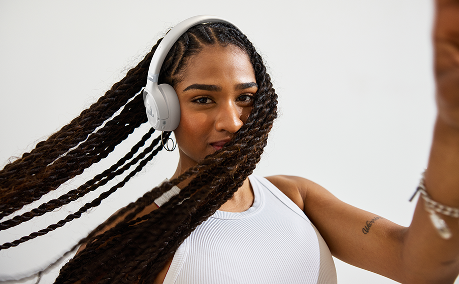 JBL Pure Bass Sound Hi-Res dengan Spatial Sound