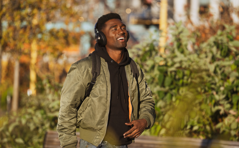 JBL Club 950NC | Headphone penghilang 