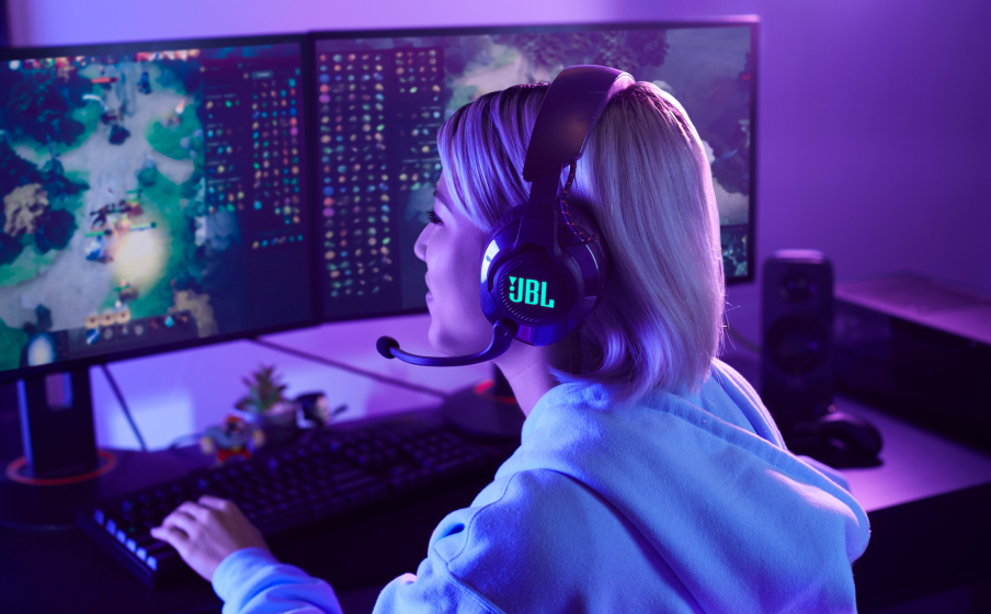JBL Quantum 600 | Headset gaming PC over-ear nirkabel berperforma tinggi  dengan fitur surround sound dan tombol game-chat balance