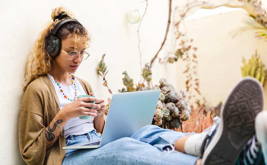 Adaptive Noise Cancelling with Smart Ambient