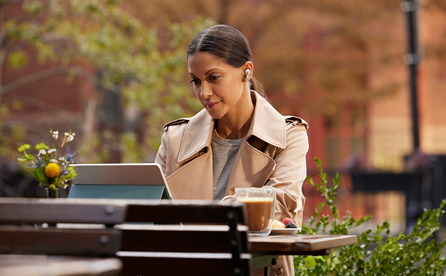 Peredam Kebisingan Adaptif Sejati dengan Smart Ambient