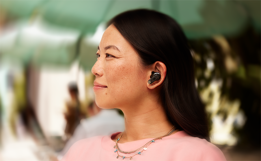 Suara JBL Pro legendaris dengan driver ganda hibrid