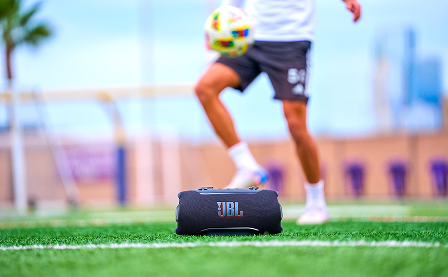 Suara JBL legendaris yang lebih mengentak dengan AI Sound Boost