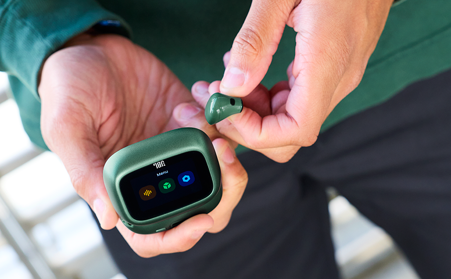 Smart Charging Case&trade; for a seamless experience