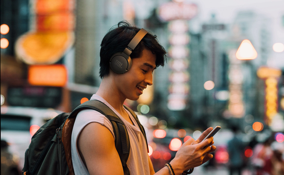 JBL Tune 660NC | Headphone on-ear nirkabel dengan peredam kebisingan aktif.