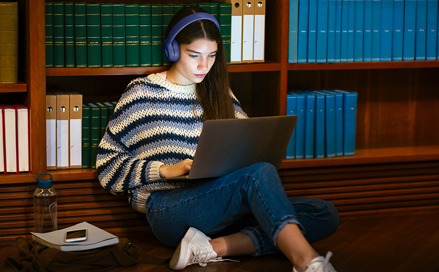 2 mikrofon dengan teknologi beamforming untuk panggilan telepon yang sempurna