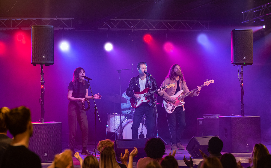 Peningkatan Khusus JBL woofer, driver dan horn